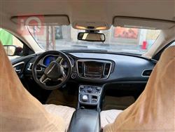 Chrysler 200